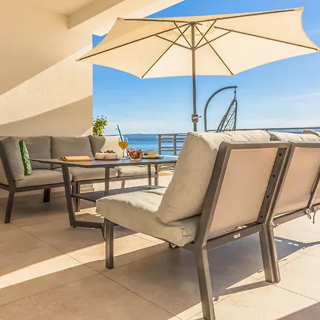 Vila Villa Astera , 5 Bedrooms, Pool, Sea Views, Pebble Beach 950M Jesenice (Split-Dalmatia)