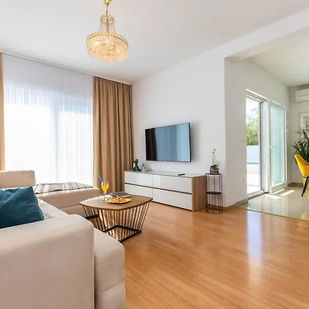 Villa Astera , 5 Bedrooms, Pool, Sea Views, Pebble Beach 950M