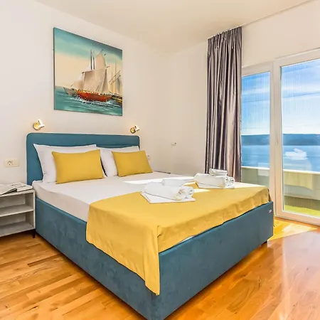 Willa Astera With 5 Bedrooms, Pool, Sea Views, Near Split *