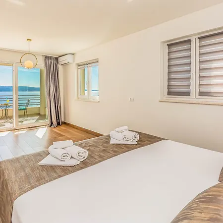 Vila Villa Astera , 5 Bedrooms, Pool, Sea Views, Pebble Beach 950M
